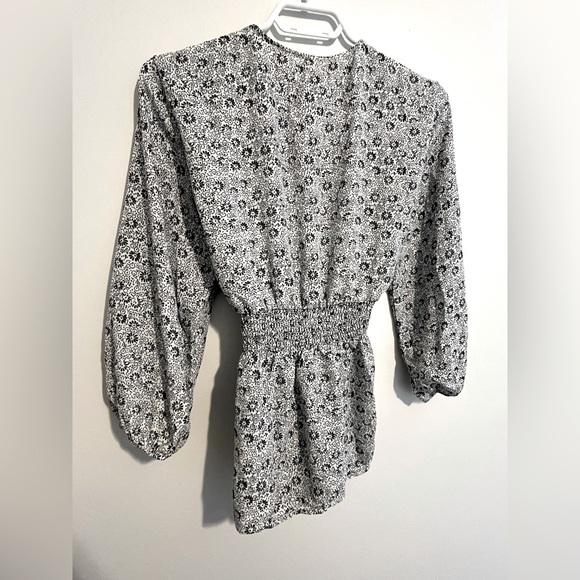 Black and white floral wrap shirt - Picture 2 of 2